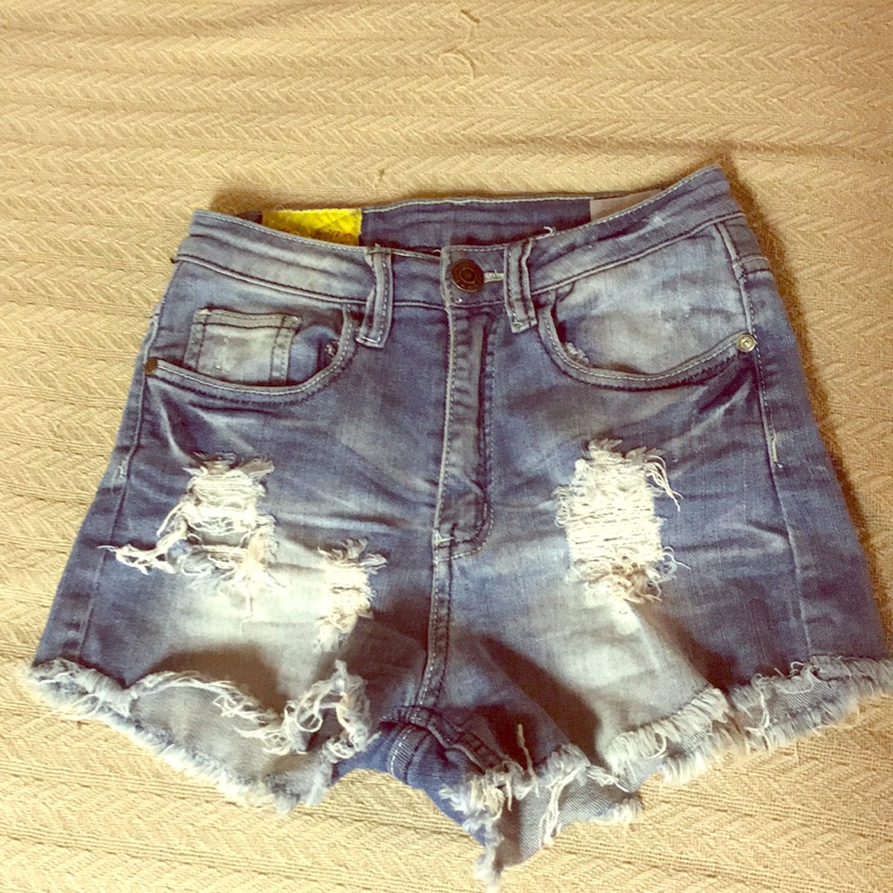Distressed cutoff high waist jean shorts